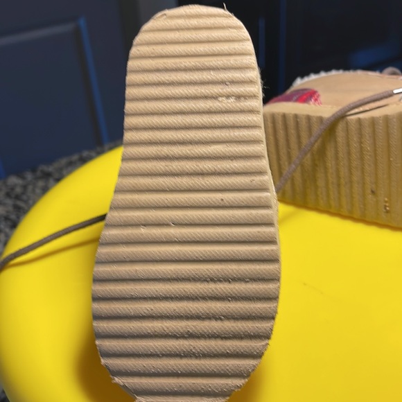 Gap baby boots/ shoes . Very soft and warm woolen inside . Perfect go winter. - Picture 5 of 5